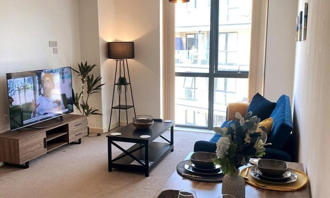 Saltdean Apartment | Luxury 2 Bedroom Apartment Near The Sea Ideal For Long Stays