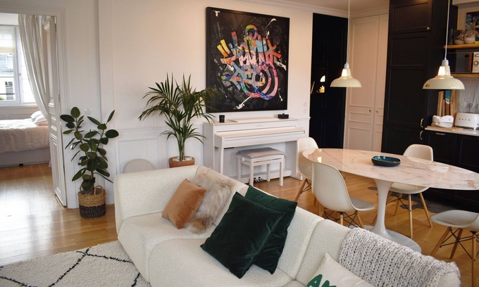 8th Arrondissement Apartment | Luxury 2 Bedroom by Parc Monceau