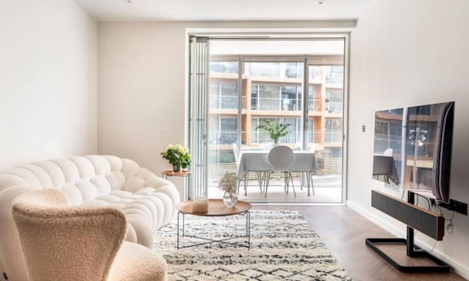 Queenstown Apartment | Luxury 2 Bedroom Flat in Battersea Power Station!