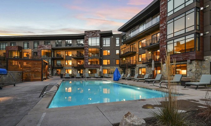 Park City Condo | Luxury 2 BR in Canyons Village - Walk to Slopes! by RedAwning - Save 20% on 7+ Nights!