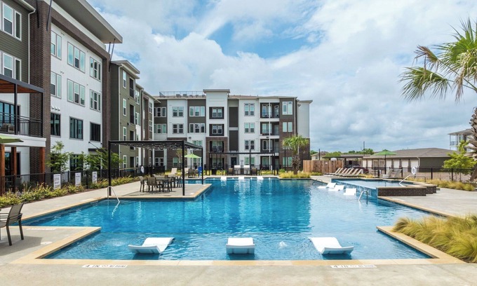 Stony Ridge North Apartment | Luxury 2BD/2BA Next to Airport 9930