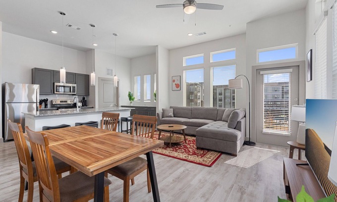 Stony Ridge North Apartment | Luxury 2BD/2BA Next to Airport 9193