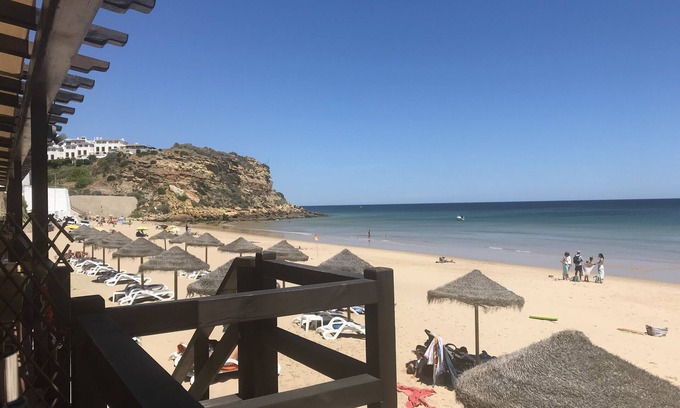 Burgau Apartment | Luxury 2Bed 2Bath Apart, large Veranda, A/C, Wi-Fi, Pool, 5 mins to BURGAU Beach