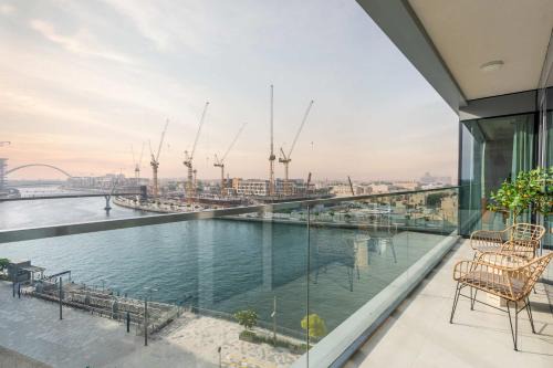 Al Safa Apartment | Luxury 2BR and Study Water View in Al Wasl
