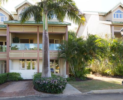 Halcyon Heights Villa | Luxury 3-Bed Villa St James near Beach & Gym