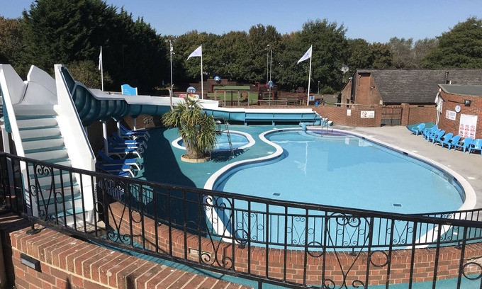 Shanklin House | Luxury 3 Bedroom Caravan MC37, Shanklin, Isle of Wight, Dog Friendly