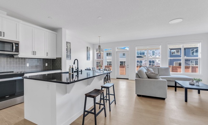 Southeast Calgary House | Luxury 3BDR large House-4 mins to Seton Hospital-Parking/Pet Free