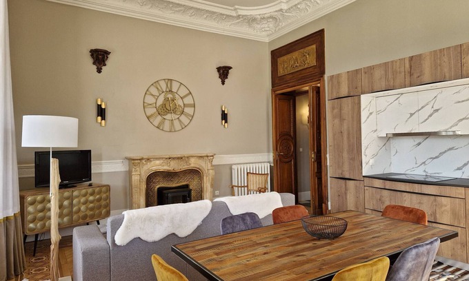 Jausiers Apartment | Luxury 3BR Apartment with Terrace and Private Garden, Stunning Valley Views