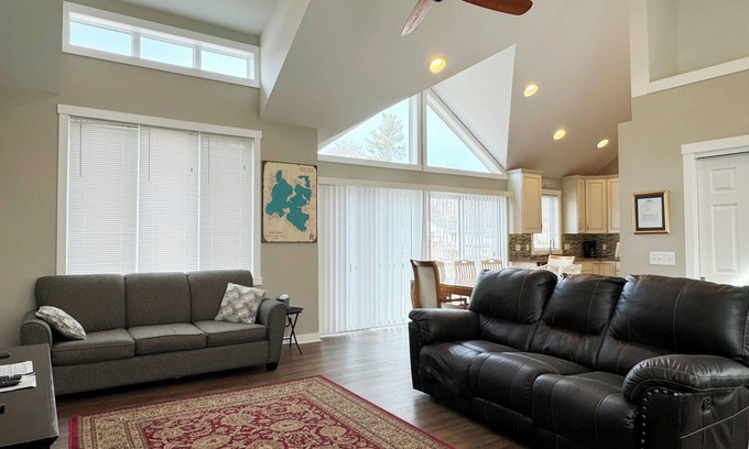 Shelbyville House | Luxury 4 bed, 2.5 bath Gun Lake Waterfront Home w/paddleboards/kayaks, free wifi