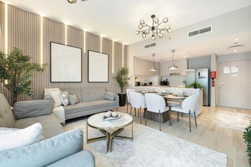 Abu Dhabi Apartment | Luxury 4 Bedroom Apartment with Ferrari World and Sea Views, Yas Island Waterfront, Pool, Gym, Playground, Walk to Yas Mall