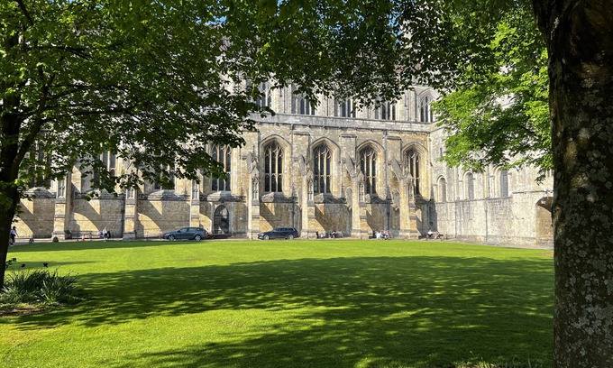 Winchester House | Luxury 4 bedroom En-Suite House With Free Parking