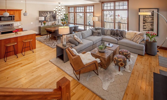 West Dover House | Luxury 5 Bedroom Condo with Spectacular Views