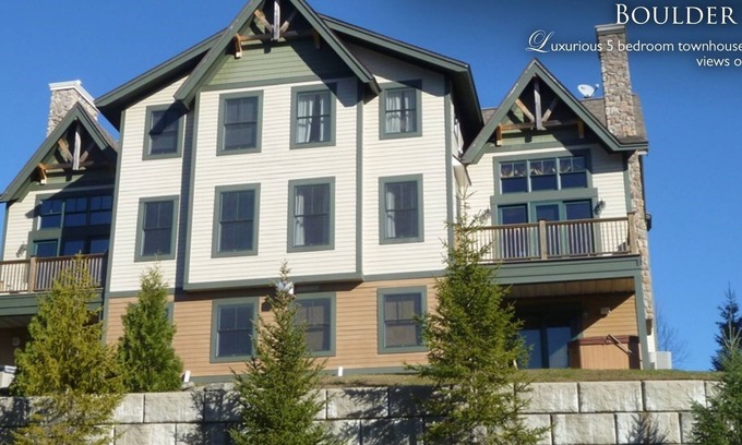 West Dover House | Luxury 5 Bedroom Ski-Home w/Private Hot Tub for your Vermont Escape @ Mount Snow