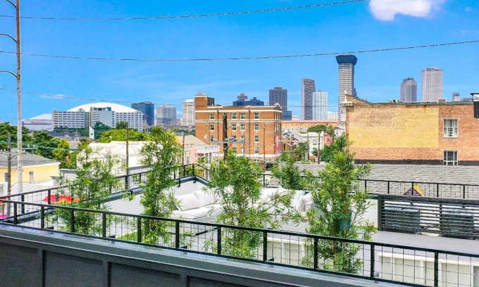 Faubourg Lafayette Villa | Luxury 5 bedroom villa with private Rooftop