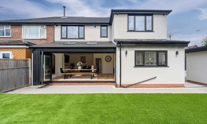 Walkden House | Luxury 6 Bed Near Manchester by City SuperHost