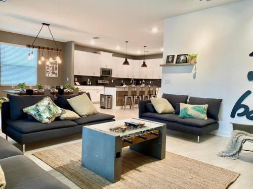Bay Lake House | Luxury 6 Bedroom 5 bath poolHome 214