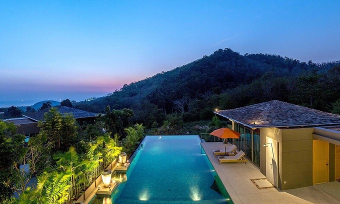 Choeng Thale Villa | Luxury 7 Bedroom Villa In Layan