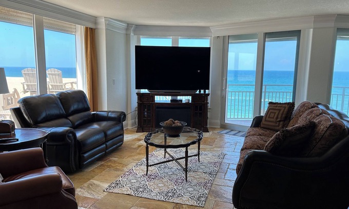 Port Orange Condo | Luxury 8th Floor Beachfront Condo in Daytona Beach Shores - No Drive Beach!