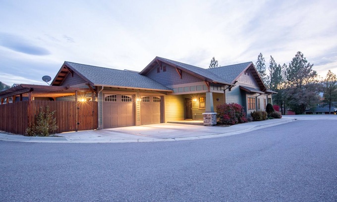 Lower Rattlesnake House | Luxury And Comfort in Missoula’s best neighborhood!