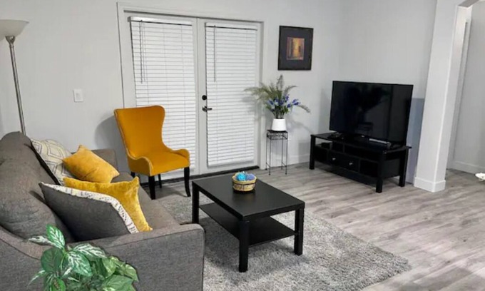 Glendale Sports and Entertainment District Apartment | Luxury Apartment! 1 mile from Westgate