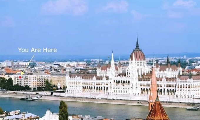 Lipotvaros Apartment | Luxury Apartment, 180 degree Danube view, top floor, next to the Parlament.