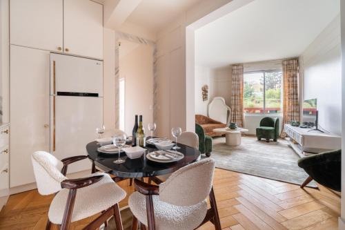 Grange aux Belles Apartment | Luxury apartment on Canal Saint Martin