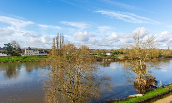 Amboise Apartment | Luxury apartment overlooking the River Loire, close to Château and restaurants.