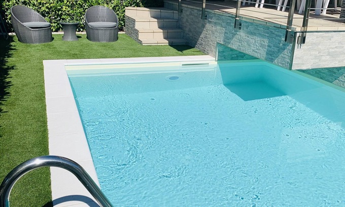 Moniga del Garda Apartment | Luxury appartament with private pool and garden.