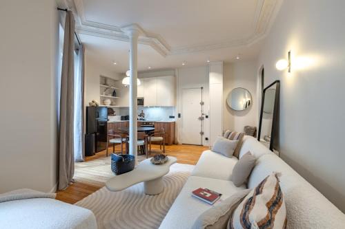 Paris City Center Apartment | Luxury appartment near Louvre -TopQuartier- near metro
