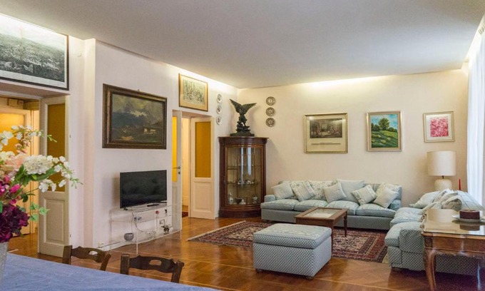 Rione XIV Borgo Apartment | Luxury Art Atelier Apartment