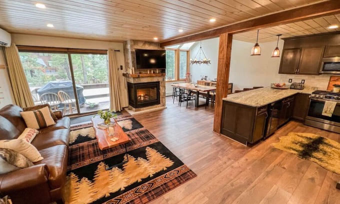 Bartlett House | Luxury Attitash Mountainside Home, Rivers + Mtns!