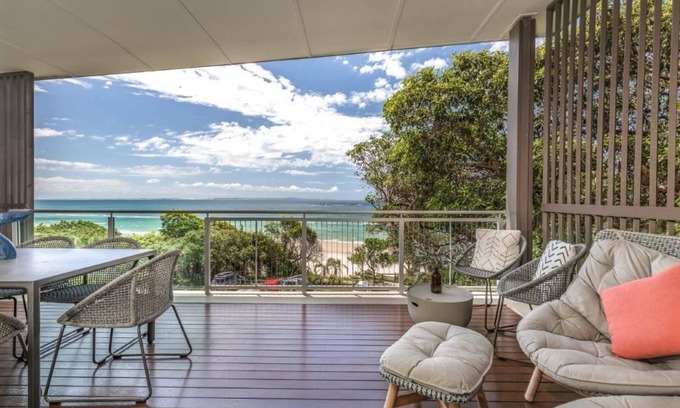 Point Lookout Apartment | Luxury Beachfront Penthouse on Cylinder Beach