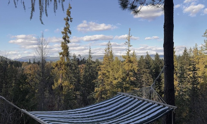 Cle Elum Cabin | Luxury Cabin! Hot Tub with Amazing views of the valley, river and Mt. Stuart.