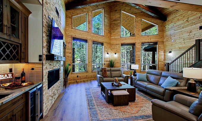 Potato Patch Cabin | Luxury Cabin in a woods! Private location 7000 ft elevation, 4 seasons!