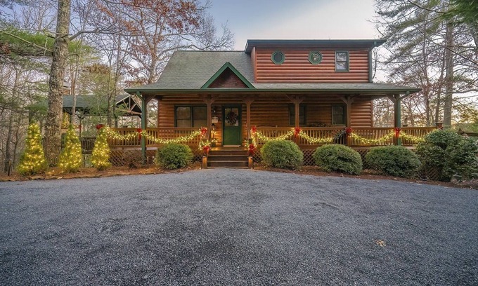 Foxfire Estates Cabin | Luxury Cabin Minutes to Downtown Blue Ridge