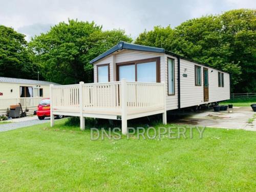 Winestead House | Luxury caravan only 10 mins from the beach