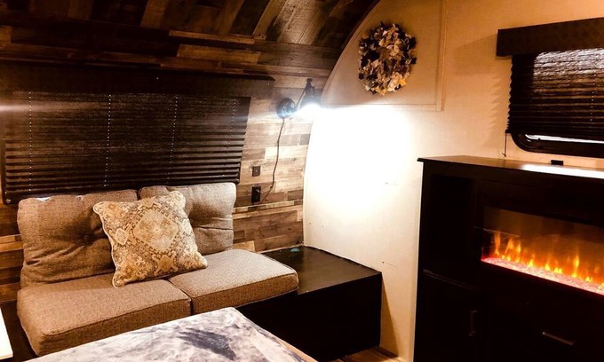 Dripping Springs House | Luxury Caravan Rental in Texas for Amazing Glamping Getaways