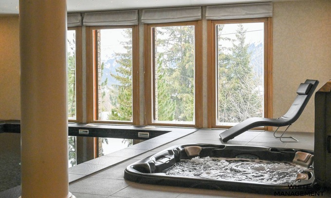 Courchevel Ski Chalet | Luxury chalet with relaxation area for 10 people