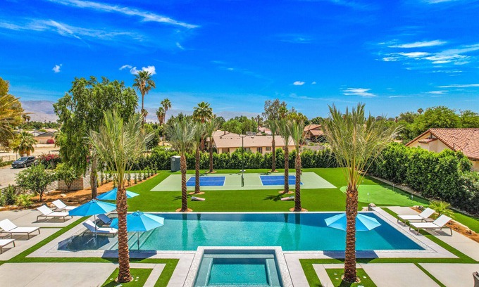 Bermuda Dunes House | Luxury,Cinema,Basketball,Volleyball, Pickleball, Putting Green,Ping Ping,1 acre