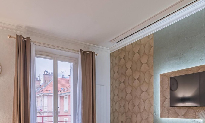 Quartier Chorier-Berriat Apartment | Luxury Cinephile - Netflix - 2 Balcons - Garage - Mini bar de Luxe