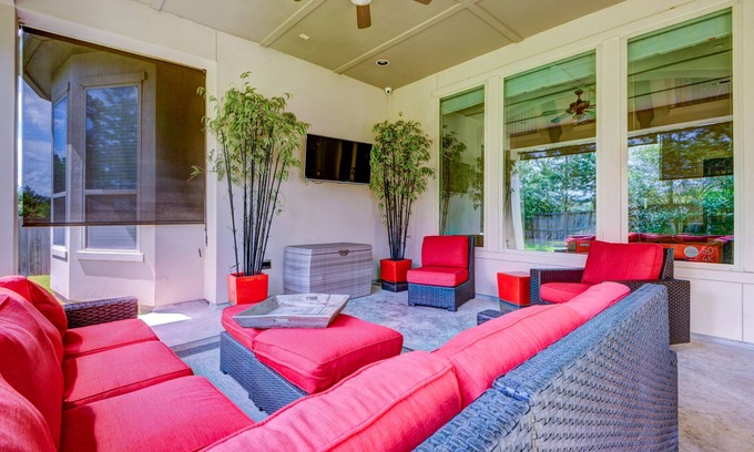 Tomball House | Luxury, Class, Serenity.Welcome to your reality!