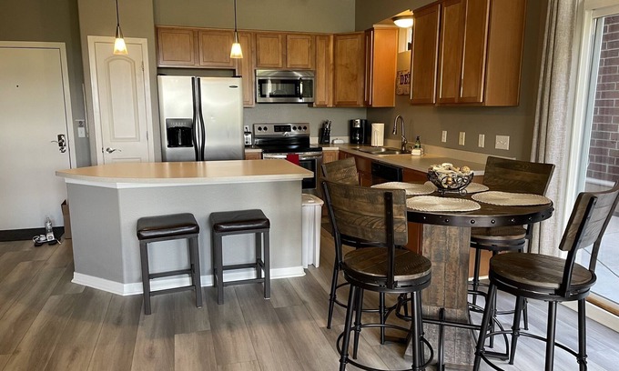 Lone Tree Apartment | Luxury condo in Lone Tree Colorado near Light Rail Station
