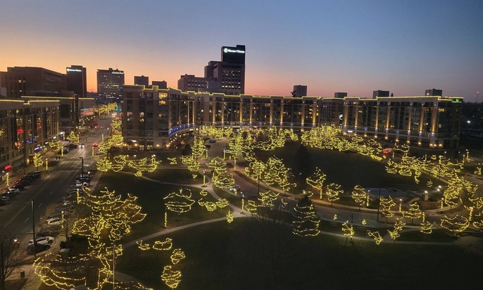 Downtown Omaha Condo | Luxury condo in Midtown Crossing on 8th floor with breathtaking city park views