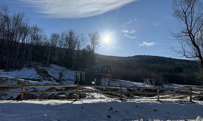 Lincoln Condo | Luxury Condo Loon Mtn Steps Away to Ski Lifts Backs up to Pemi River in Lincoln