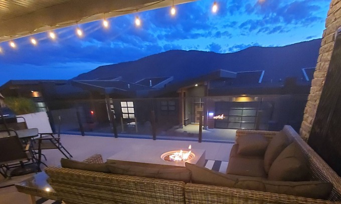 McKinley Condo | Luxury Condo with Hot tub and Fire Pit and Pool