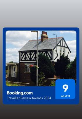 Leyton House | Luxury Cottage Room