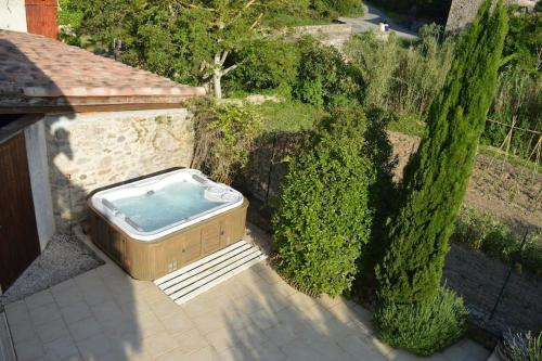 Saint-Polycarpe House | Luxury cottage with Jacuzzi in Saint-Polycarpe