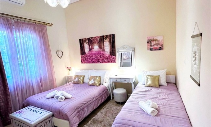 Kontsika House | Luxury, cozy flat with yard anf fireplace, in the ancient port of Delphi