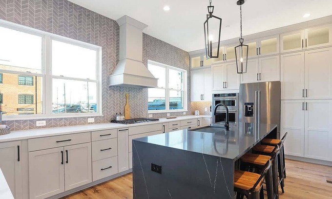 Lockerbie Square House | Luxury Downtown/Chatham Arch BoHo-style Townhome