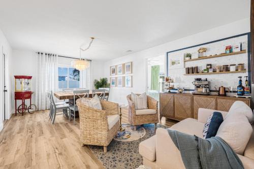 Bradenton House | Luxury Family Cottage Near Beach Perfect for Holidays